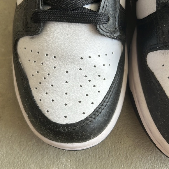 Selling these woman’s Nike Pandas - Picture 3 of 6